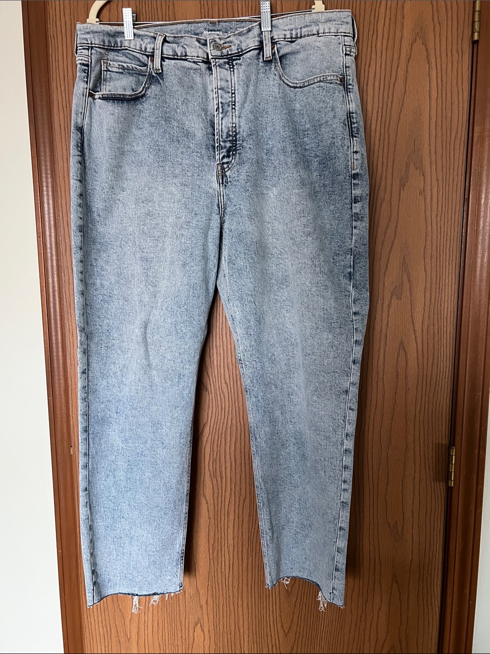 Old Navy Extra High-Rise Sky-Hi Straight Jeans